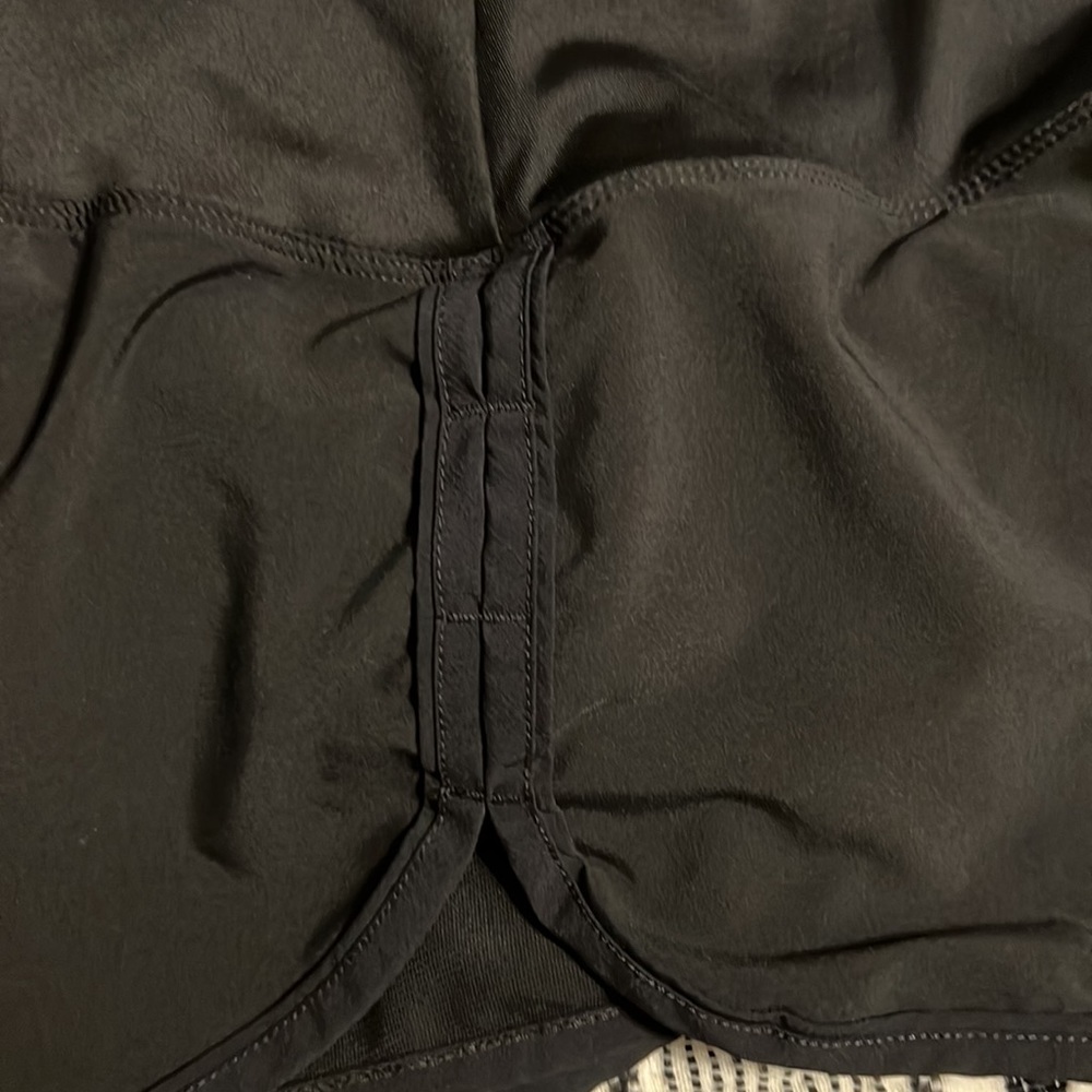 ASICS shorts. - Picture 3 of 4
